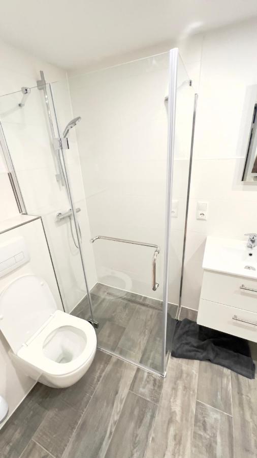 Geraeumiges City-Apartment Mit 2 Badezimmer Und Parkplaetzen D46-Og Олденбург Екстериор снимка