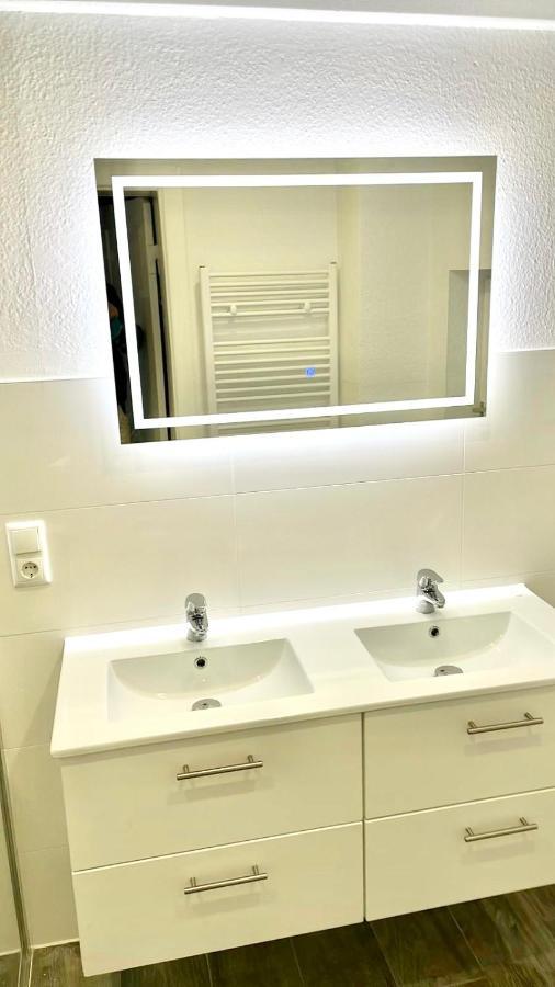 Geraeumiges City-Apartment Mit 2 Badezimmer Und Parkplaetzen D46-Og Олденбург Екстериор снимка