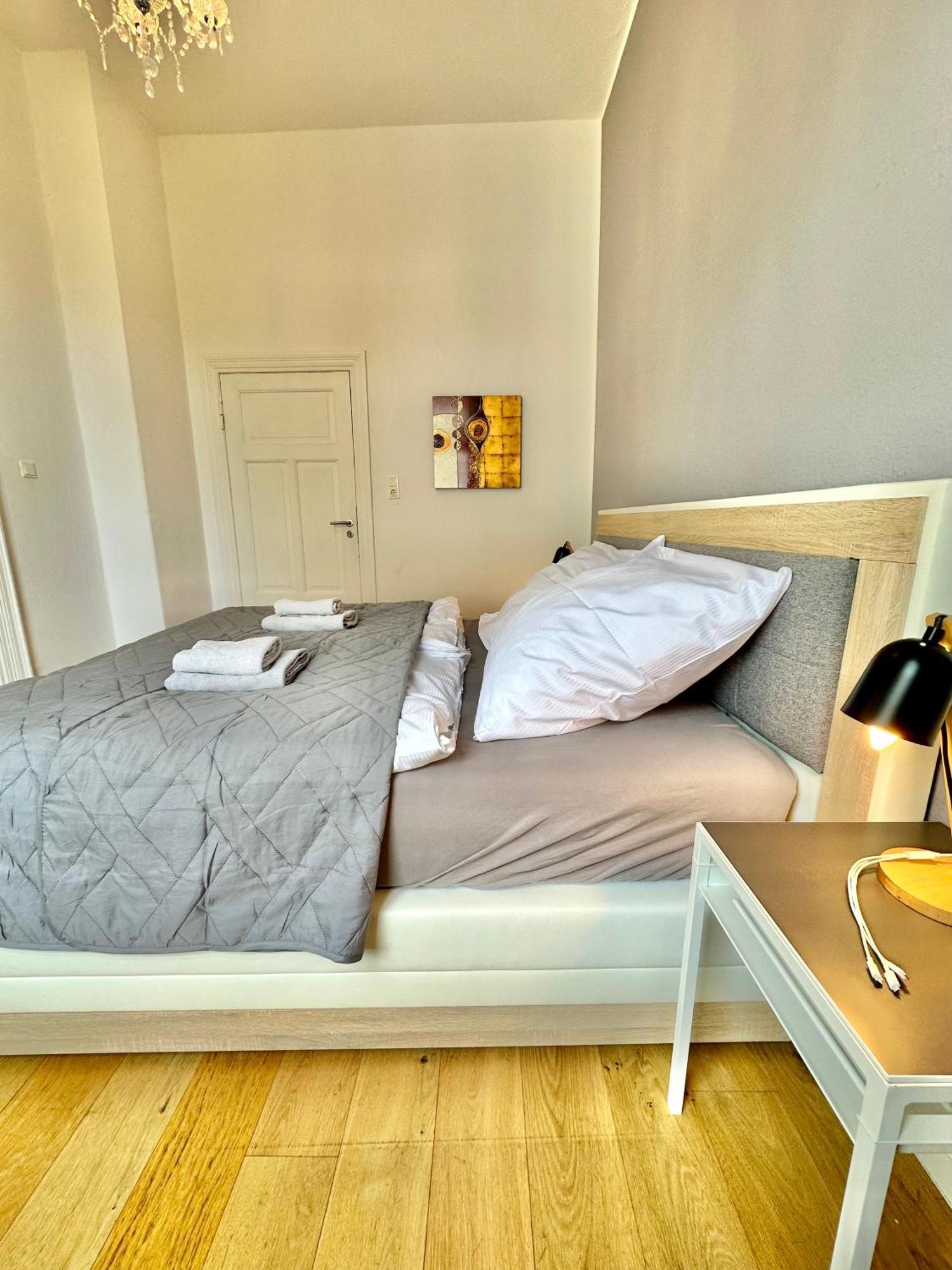 Geraeumiges City-Apartment Mit 2 Badezimmer Und Parkplaetzen D46-Og Олденбург Екстериор снимка