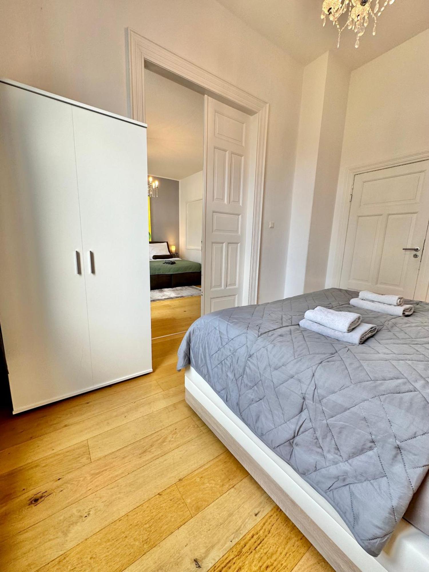 Geraeumiges City-Apartment Mit 2 Badezimmer Und Parkplaetzen D46-Og Олденбург Екстериор снимка