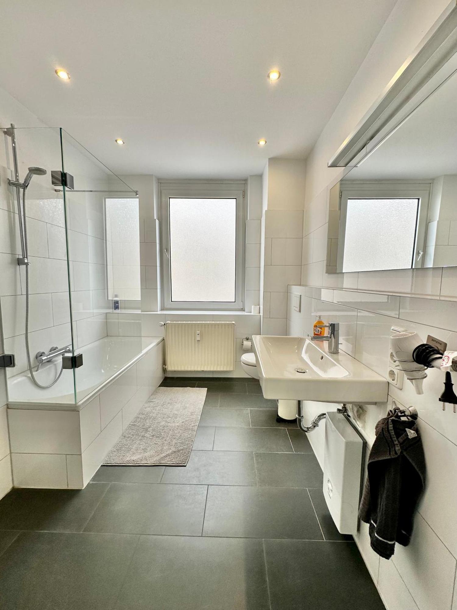 Geraeumiges City-Apartment Mit 2 Badezimmer Und Parkplaetzen D46-Og Олденбург Екстериор снимка